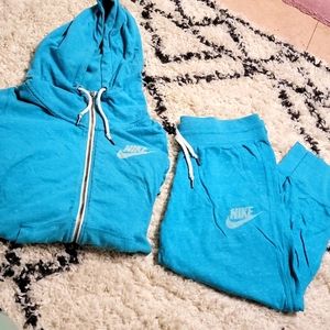 Nike sweatsuit